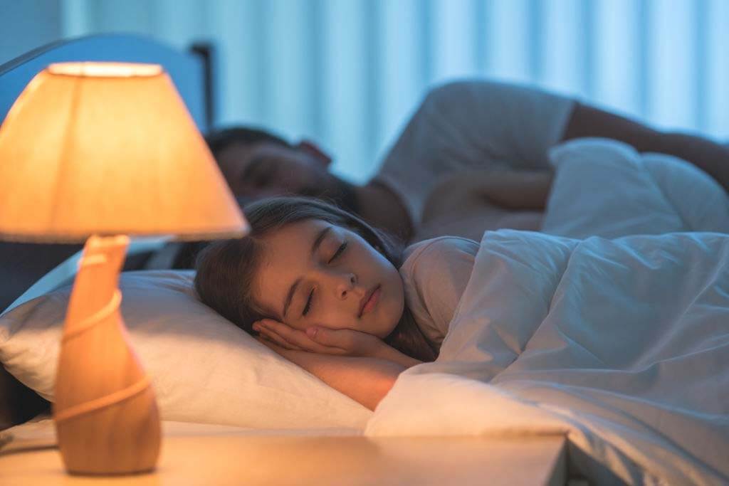 اختيار لون اضاءة غرفة النوم يؤثر على النوم واليقظة