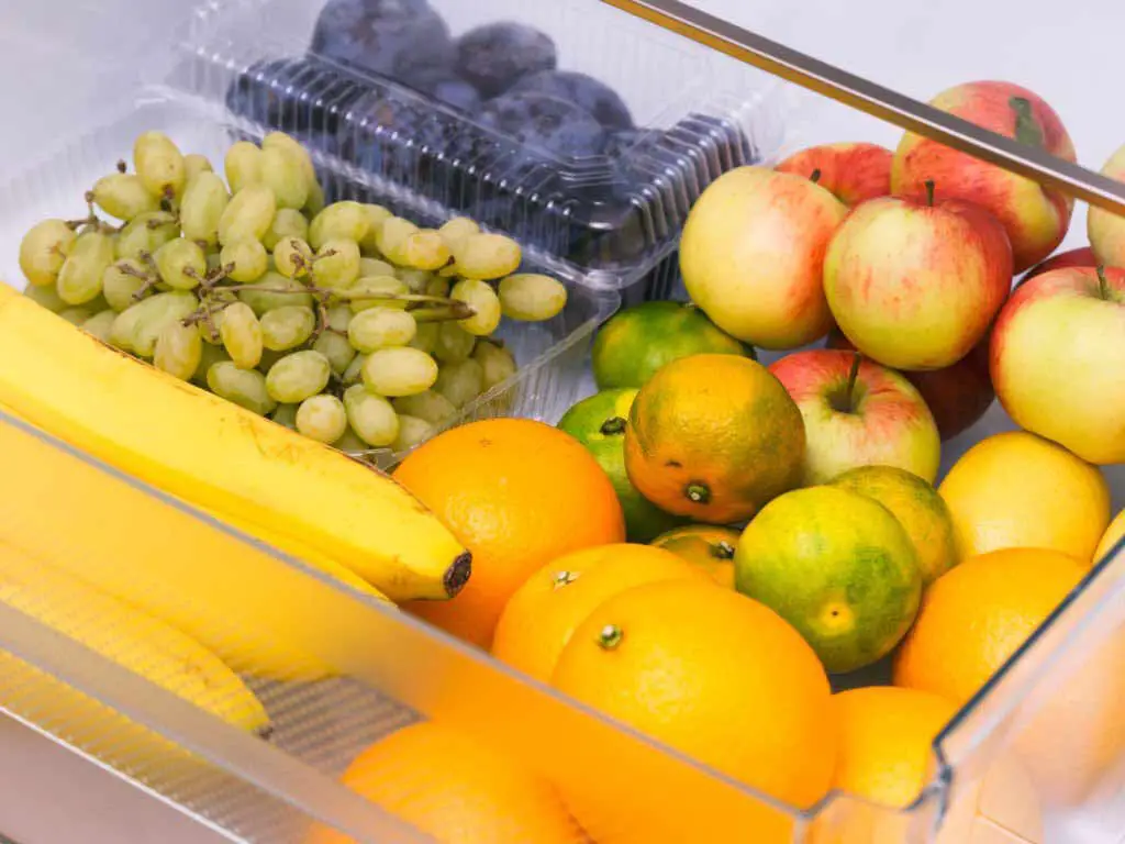 ترتيب الثلاجة وخاصة الأدراج السفلية والتى يكون بها الفواكه والخضروات الصلبة مهم جدا للحفاظ عليها طازجة